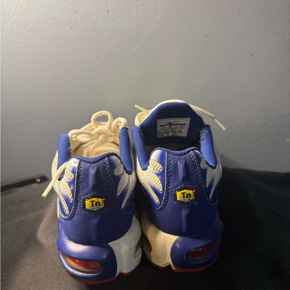 Nike air max plus Sneakers with Red Swoosh - Picture 3 of 8
